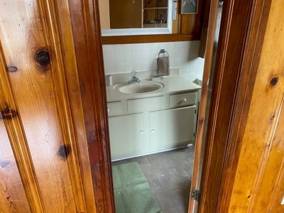 Charming 4-Bedroom Home In Prime In-Town Location! - image 7
