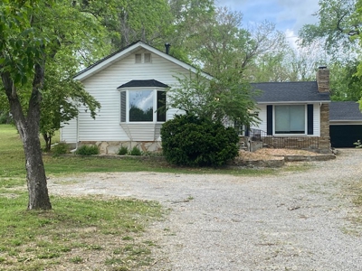 Charming 4-Bedroom Home In Prime In-Town Location! - image 44
