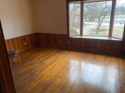 Charming 4-Bedroom Home In Prime In-Town Location! - image 6