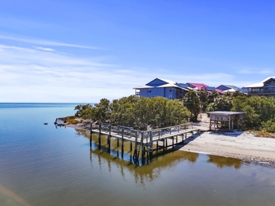 Charming 2BR/2BA Condo in Cedar Key, Florida. Full furnished move in ready. - image 10