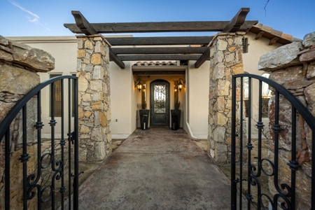 Luxury Equestrian Property for Sale in Las Cruces, NM - image 2