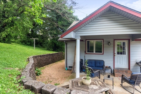 West Plains Missouri Home in Town Near Downtown - image 25
