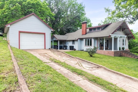 West Plains Missouri Home in Town Near Downtown - image 22
