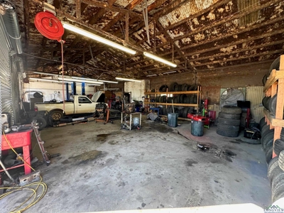 Turnkey Tire Shop and Commercial Building on 2 Acres - image 11