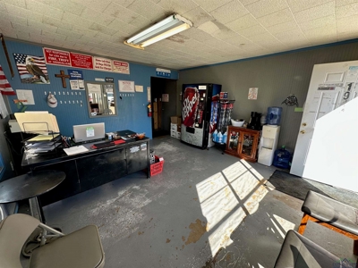 Turnkey Tire Shop and Commercial Building on 2 Acres - image 12
