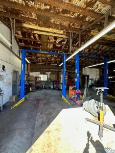 Turnkey Tire Shop and Commercial Building on 2 Acres - image 5