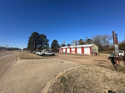 Turnkey Tire Shop and Commercial Building on 2 Acres - image 3