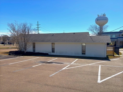 Commercial Office Space For Sale in McComb MS - image 9