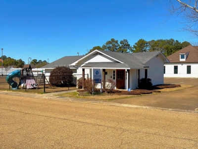 Commercial Office Space For Sale in McComb MS - image 1