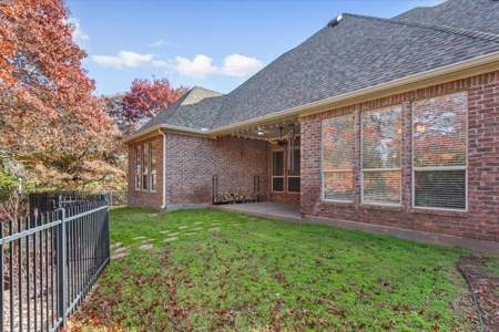 Located in Gated Community with access to River - image 10