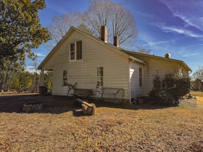 Country Home and Farmland for Sale in Jetersville, VA - image 35
