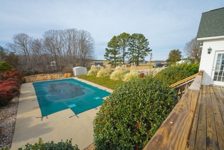 Country Home and Farmland for Sale in Jetersville, VA - image 15