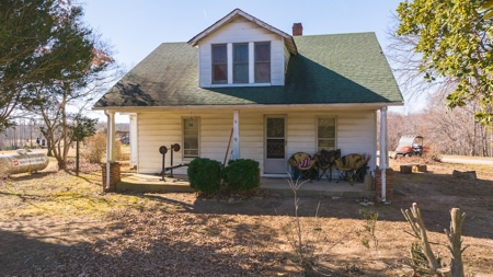 Country Home and Farmland for Sale in Jetersville, VA - image 33