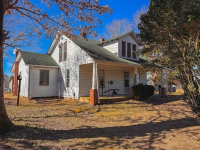 Country Home and Farmland for Sale in Jetersville, VA - image 34