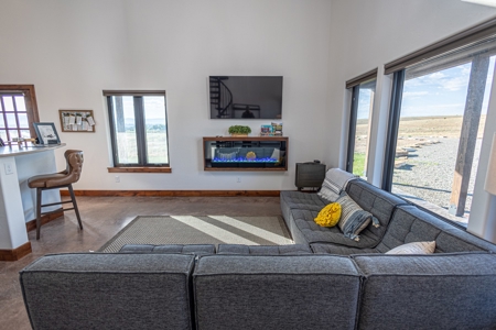 Colorado Short Term Rental Homes on 40 Acres - image 9