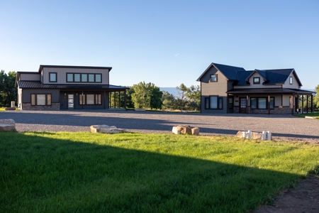 Colorado Short Term Rental Homes on 40 Acres - image 2