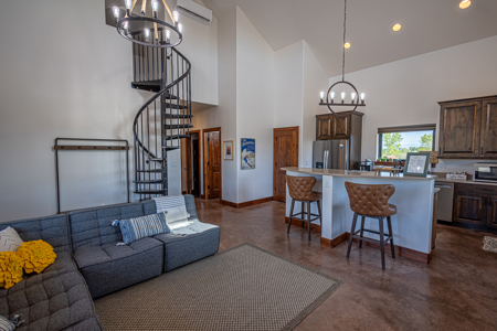 Colorado Short Term Rental Homes on 40 Acres - image 17