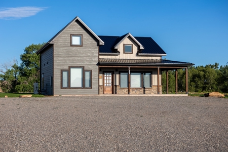 Colorado Short Term Rental Homes on 40 Acres - image 6