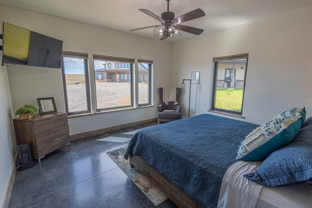 Colorado Short Term Rental Homes on 40 Acres - image 32