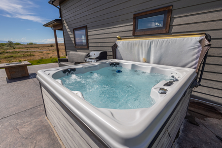 Colorado Short Term Rental Homes on 40 Acres - image 15