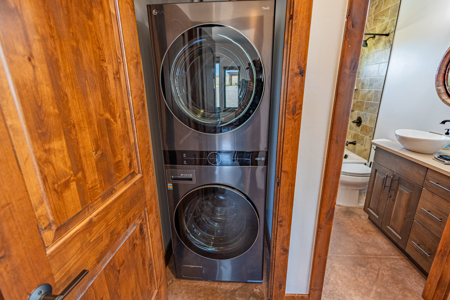 Colorado Short Term Rental Homes on 40 Acres - image 24