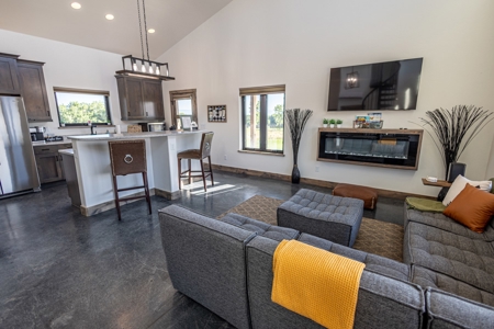Colorado Short Term Rental Homes on 40 Acres - image 20