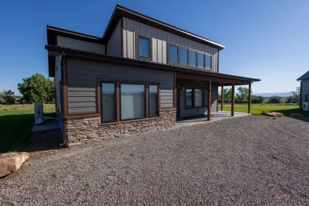 Colorado Short Term Rental Homes on 40 Acres - image 19