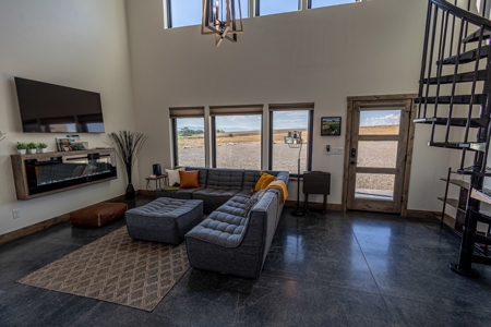 Colorado Short Term Rental Homes on 40 Acres - image 25