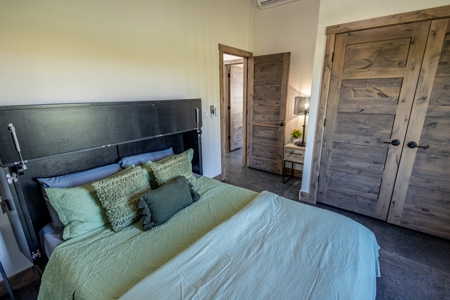 Colorado Short Term Rental Homes on 40 Acres - image 28