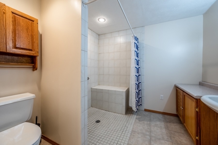 Harlan, Ia -4 Bedroom Family Home With Extra Garage Storage - image 19