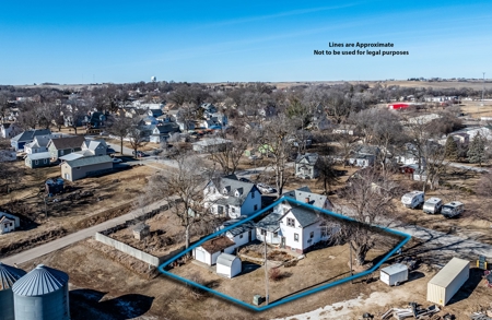 Harlan, Ia -4 Bedroom Family Home With Extra Garage Storage - image 3
