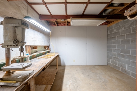 Harlan, Ia -4 Bedroom Family Home With Extra Garage Storage - image 39