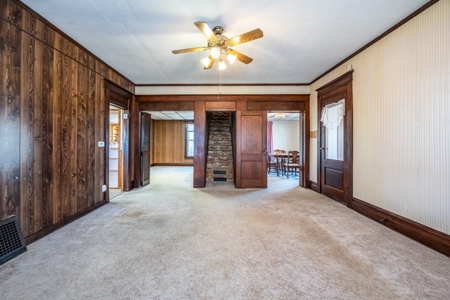 Harlan, Ia -4 Bedroom Family Home With Extra Garage Storage - image 5