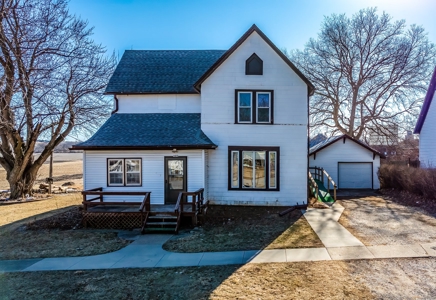 Harlan, Ia -4 Bedroom Family Home With Extra Garage Storage - image 1