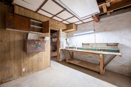 Harlan, Ia -4 Bedroom Family Home With Extra Garage Storage - image 38