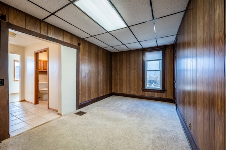 Harlan, Ia -4 Bedroom Family Home With Extra Garage Storage - image 10