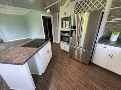 Versatile Commercial Opportunity in Traders Point - image 18