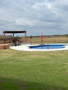 Gorgeous family home situated on 30 acres with two ponds - image 5