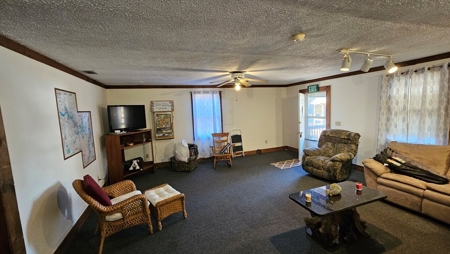 Lakefront Paradise: 4-Building Retreat Near Kerr Lake, VA - image 34