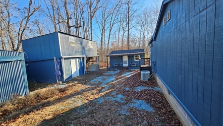 Lakefront Paradise: 4-Building Retreat Near Kerr Lake, VA - image 31