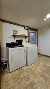 Lakefront Paradise: 4-Building Retreat Near Kerr Lake, VA - image 37