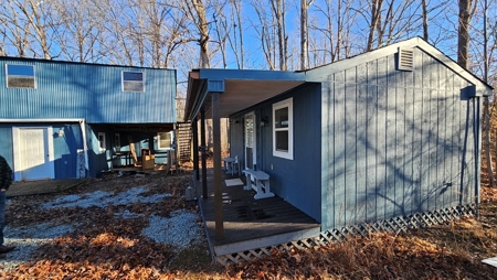 Lakefront Paradise: 4-Building Retreat Near Kerr Lake, VA - image 27