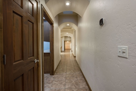 Custom-Built Home for Sale on One Acre in Las Cruces, NM - image 29