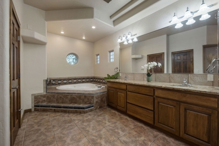 Custom-Built Home for Sale on One Acre in Las Cruces, NM - image 23