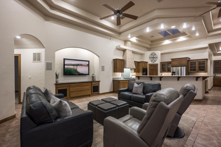 Custom-Built Home for Sale on One Acre in Las Cruces, NM - image 7