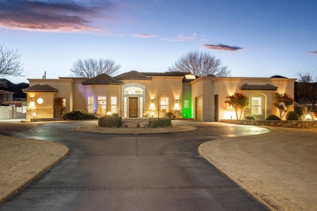 Custom-Built Home for Sale on One Acre in Las Cruces, NM - image 1