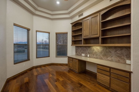 Custom-Built Home for Sale on One Acre in Las Cruces, NM - image 19