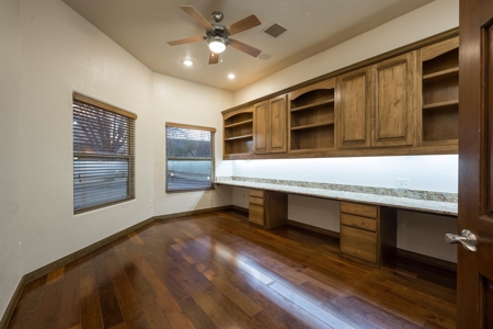 Custom-Built Home for Sale on One Acre in Las Cruces, NM - image 16