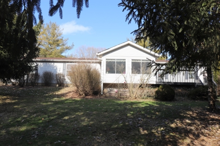 Ranch Home on Large Lot With Barn For Sale in Croton, Ohio! - image 8