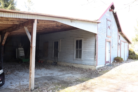 Ranch Home on Large Lot With Barn For Sale in Croton, Ohio! - image 9